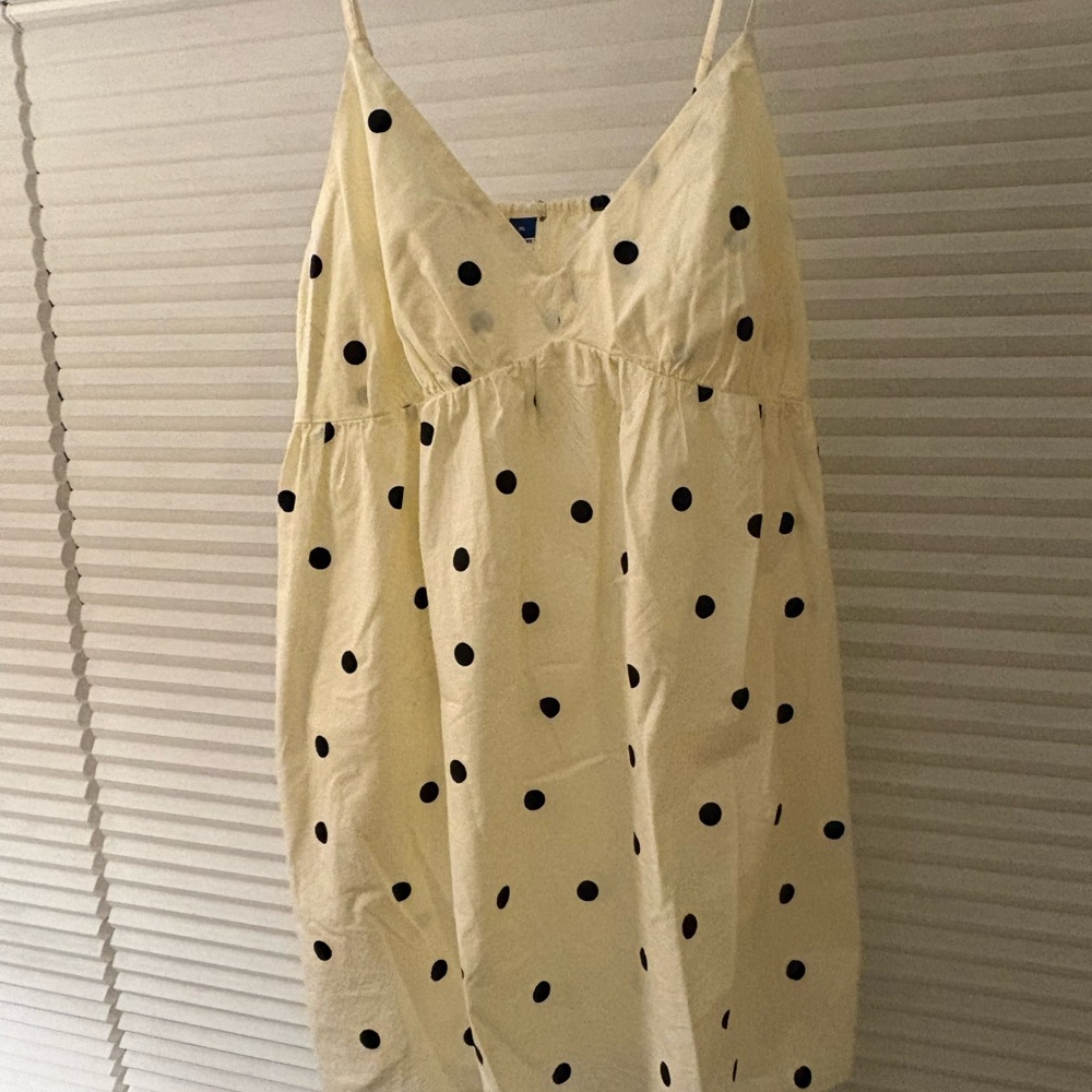 Old Navy Cream and Black Dress